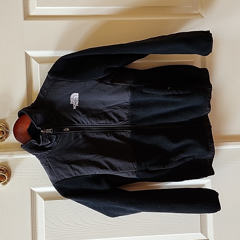 The North Face Girls black fleece jacket size 10/12